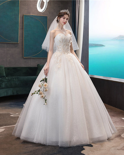 Going out Sasen light wedding dress
