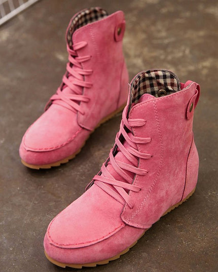 Flat bottom strap fastening boots