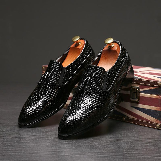 Men's Leather Shoes With Large Fringe And Pointed Toes