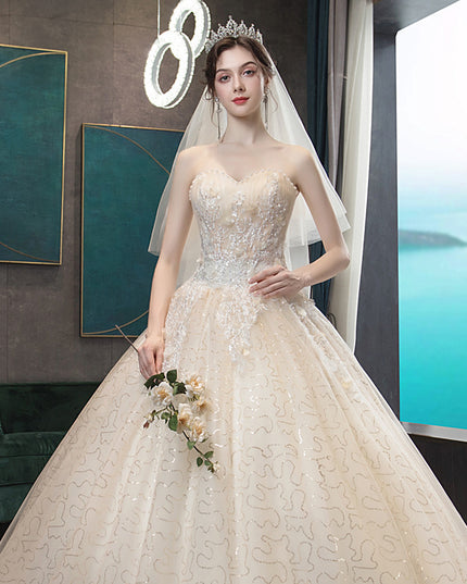 Going out Sasen light wedding dress