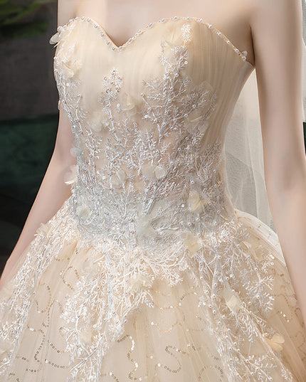 Going out Sasen light wedding dress