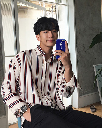 Men's vertical striped shirt