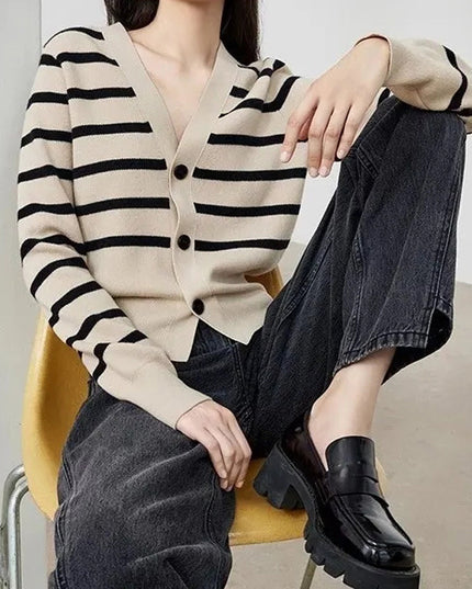 Single Row Three Buckle Stripe Women's Knitwear New V-neck Sweater Coat