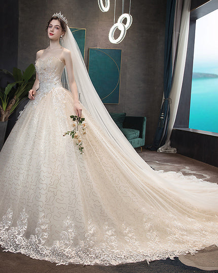 Going out Sasen light wedding dress