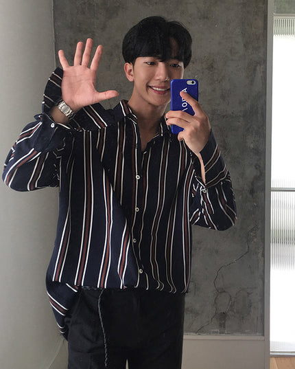Men's vertical striped shirt