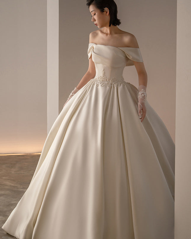 Women's Satin Off-shoulder Retro Fashion Trailing Wedding Dress