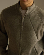 Gray / M