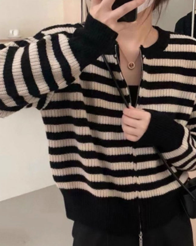 Women's Spring And Autumn Short Striped Knitted Bottoming Sweater