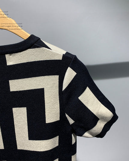 Men's New Fashion Versatile Geometric Jacquard Sweater Half Sleeve Round Neck