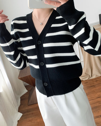 Single Row Three Buckle Stripe Women's Knitwear New V-neck Sweater Coat