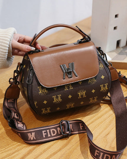 Simple Shoulder Messenger Bag Trendy Large Capacity Handbag