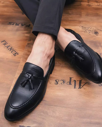 Men's Pointed Carved Leather British Business Casual Shoes