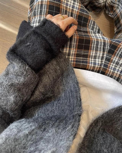 Retro Easy Matching Gradual Change From Black To Gray Brushed Cardigan Without Buckle