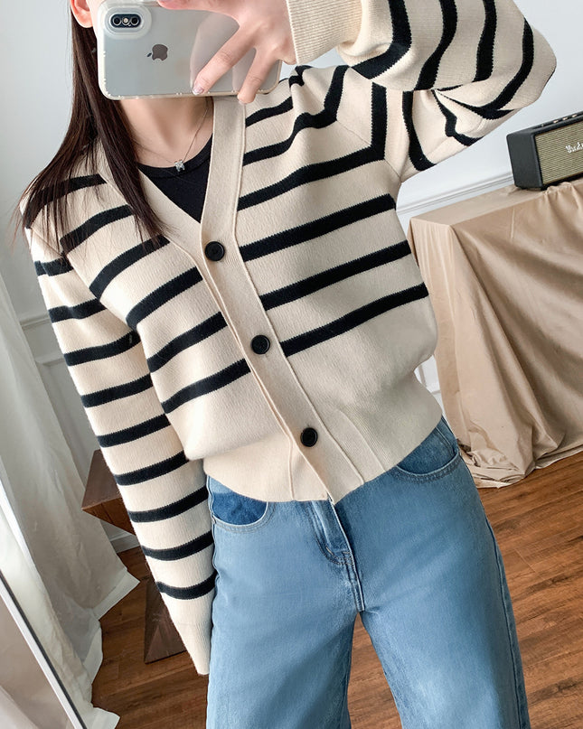 Single Row Three Buckle Stripe Women's Knitwear New V-neck Sweater Coat