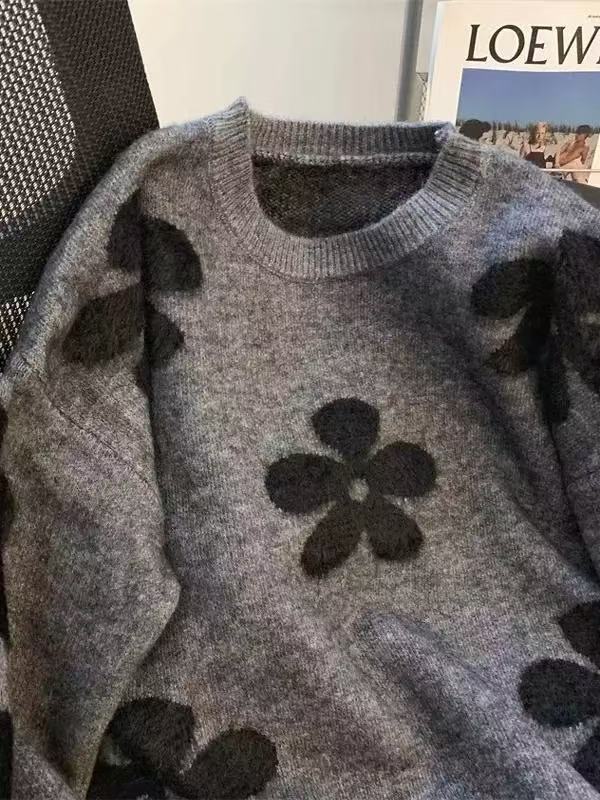 Women's Korean-style Flower Round Neck Sweater